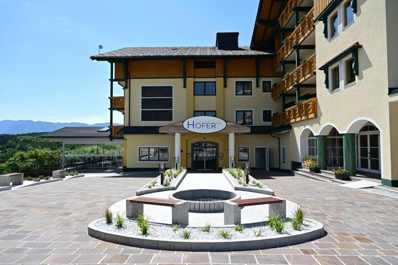 Ferienhotel Hofer Superior Strass im Attergau ภายนอก รูปภาพ