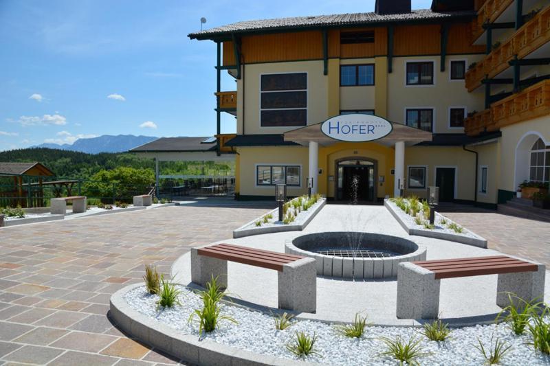 Ferienhotel Hofer Superior Strass im Attergau ภายนอก รูปภาพ