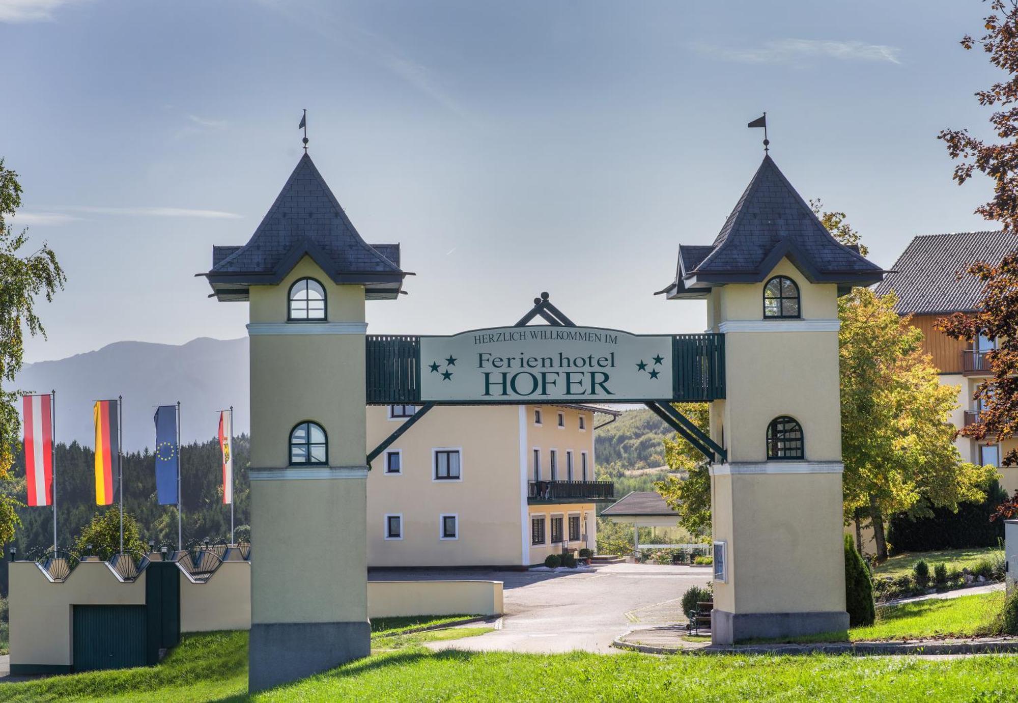 Ferienhotel Hofer Superior Strass im Attergau ภายนอก รูปภาพ