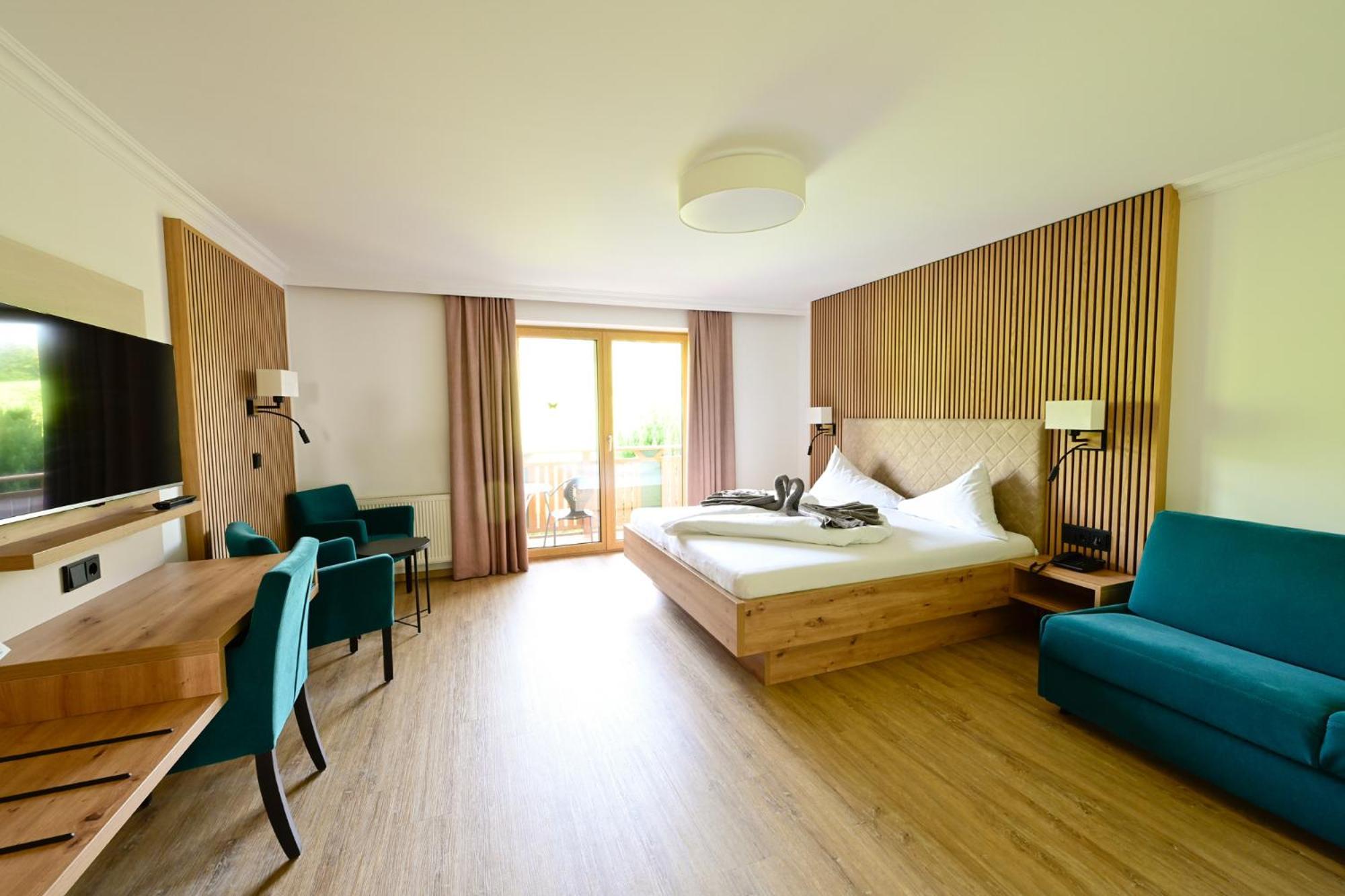 Ferienhotel Hofer Superior Strass im Attergau ภายนอก รูปภาพ