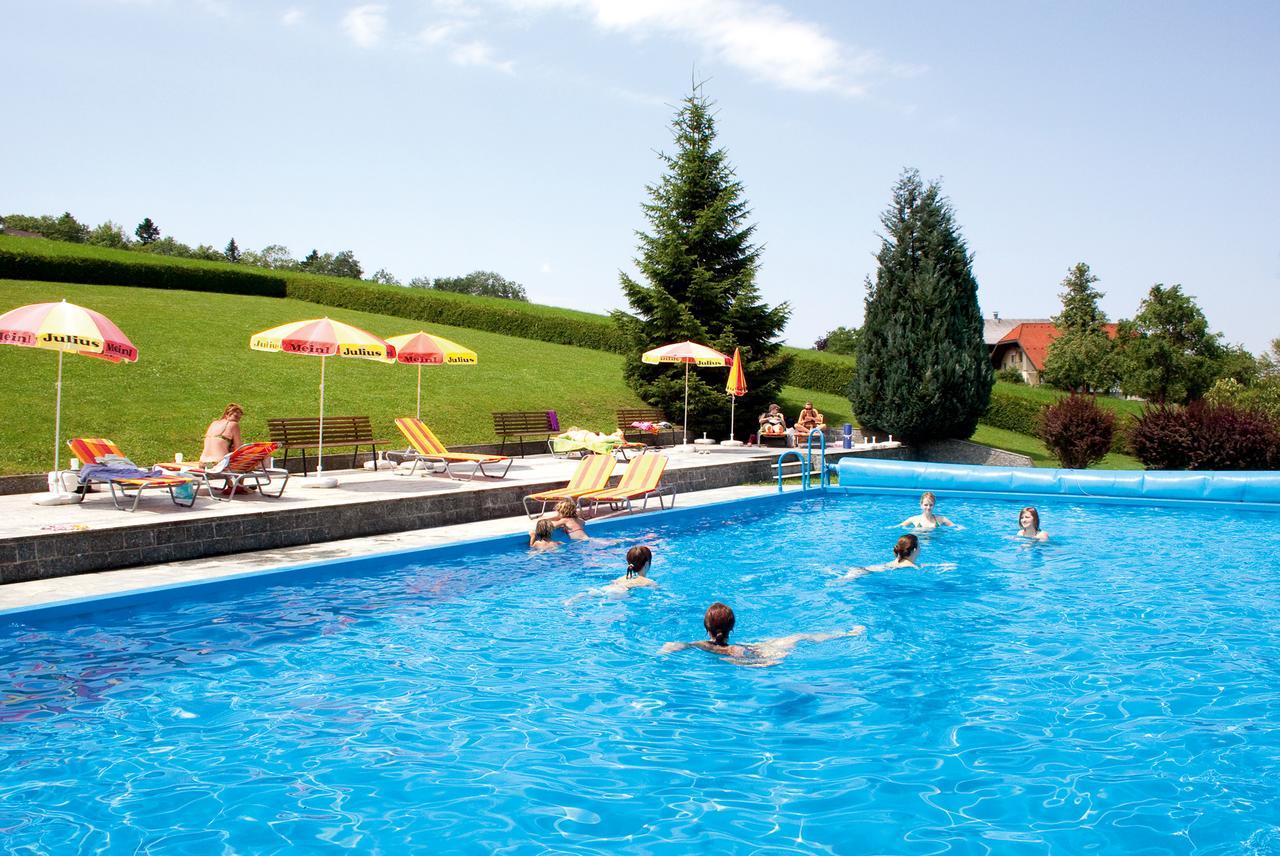 Ferienhotel Hofer Superior Strass im Attergau ภายนอก รูปภาพ